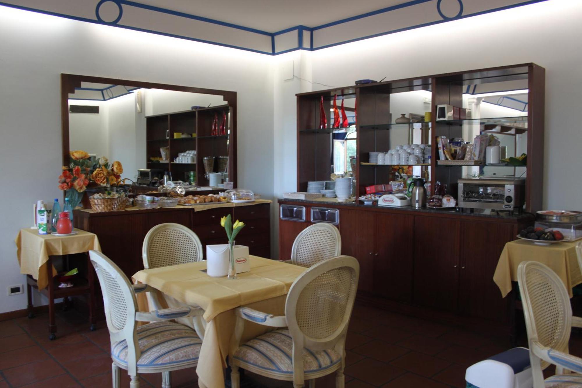 Hotel Girasole Civitanova Marche Exterior foto