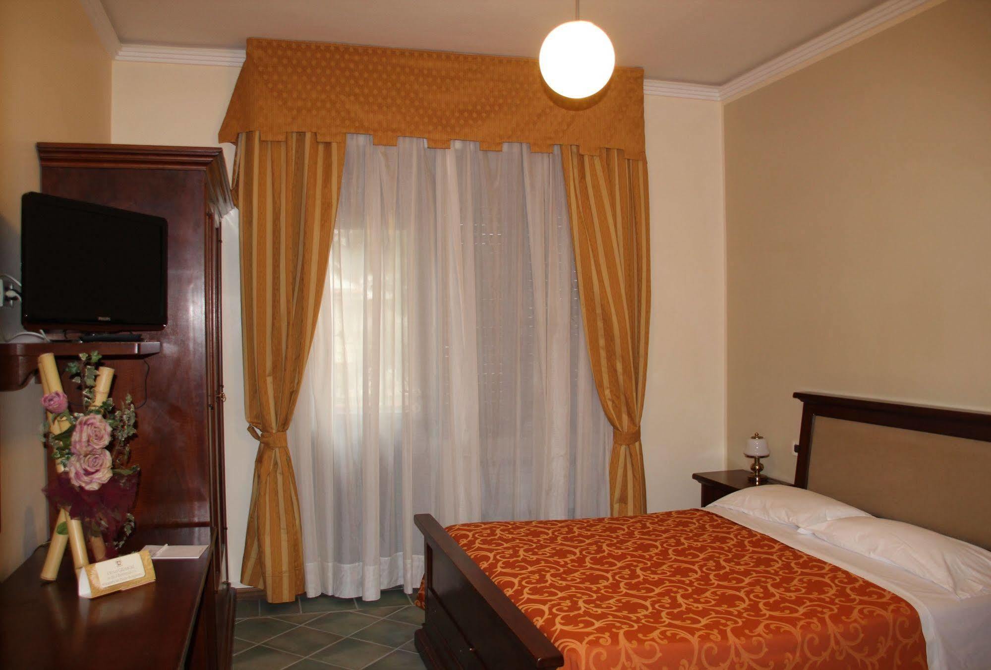 Hotel Girasole Civitanova Marche Exterior foto