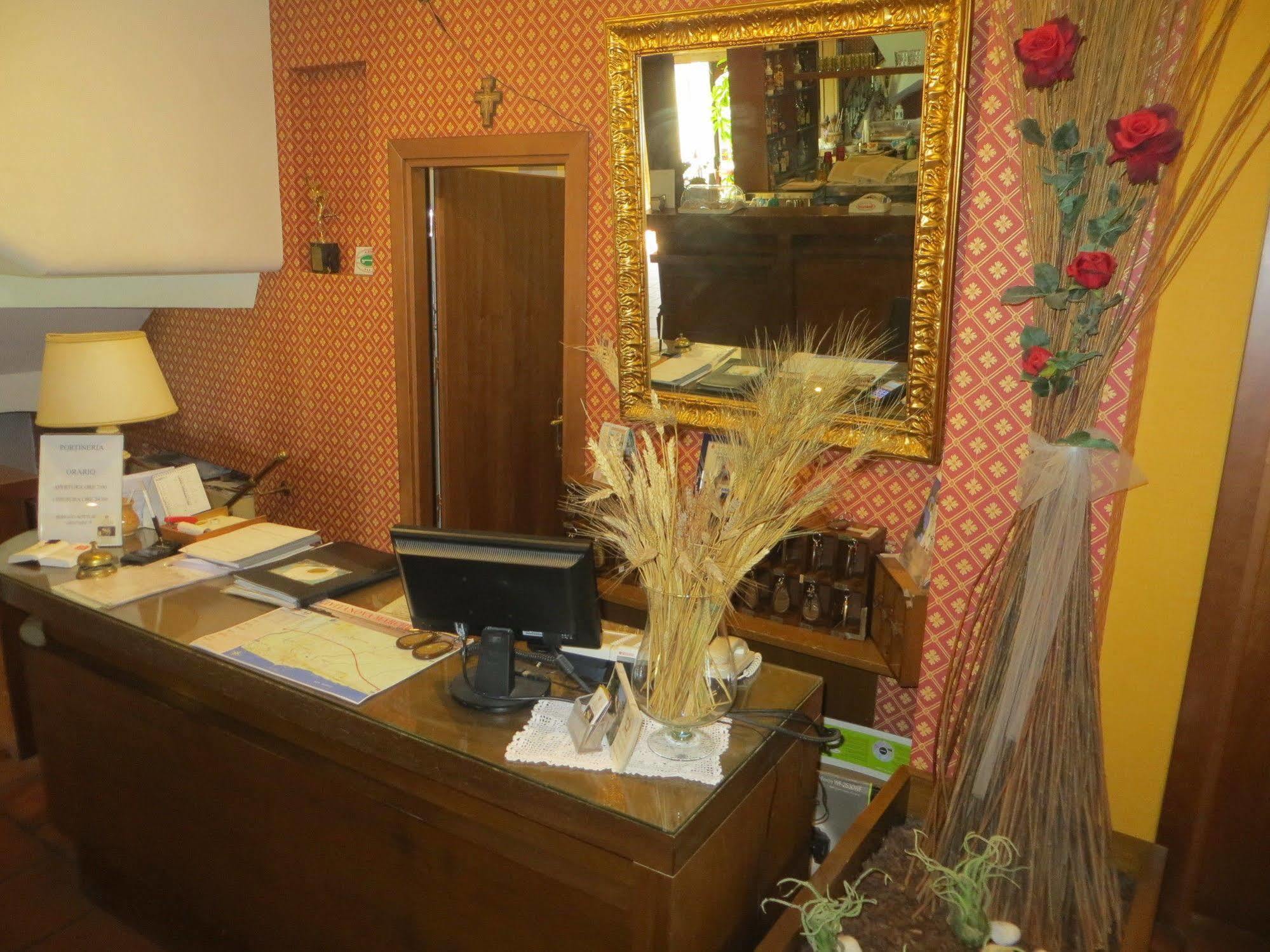 Hotel Girasole Civitanova Marche Exterior foto