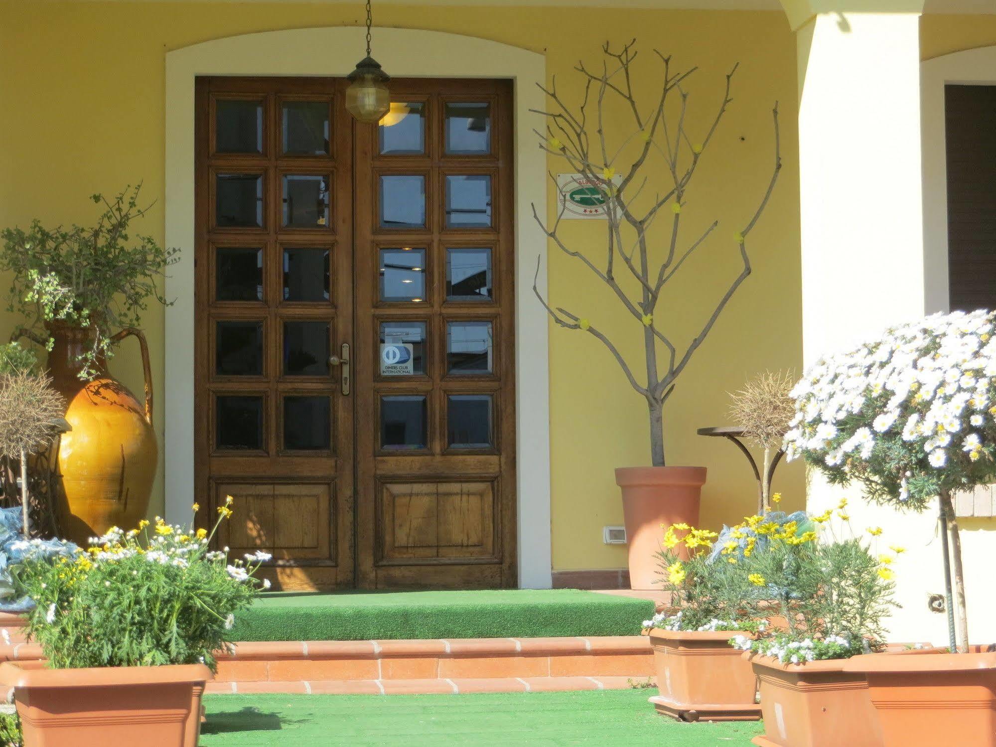 Hotel Girasole Civitanova Marche Exterior foto